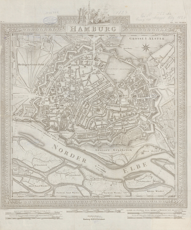 Ein altes, detailliertes Stadtplan von Hamburg, Deutschland, gedruckt auf Papier, zeigt die Straßen und Sehenswürdigkeiten der Stadt.