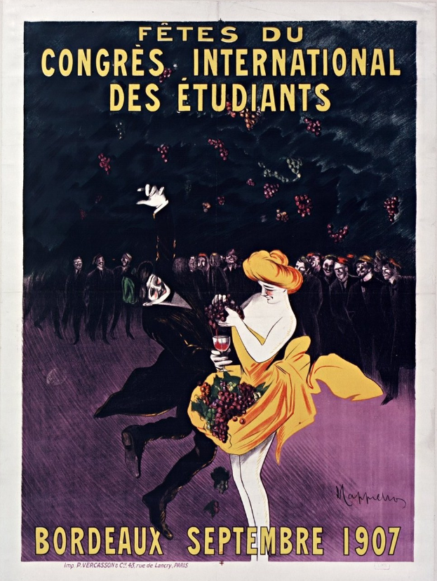 Plakat für eine Weinprobe im Jahr 1907 in Bordeaux, das eine Frau in einem gelben Kleid mit einem Weinglas in der Hand zeigt, umgeben von einer Menge, mit Text, der das Ereignis beschreibt.