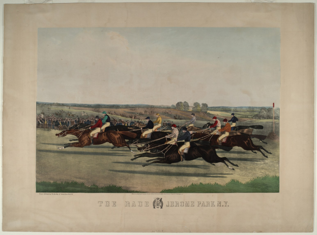 Eine Gruppe von Menschen, die auf Pferden auf einem grünen Feld mit Bäumen und einem blauen Himmel reitet, mit einem Text unten, der "Das Rennen auf Jerome Park, New York" lautet.
