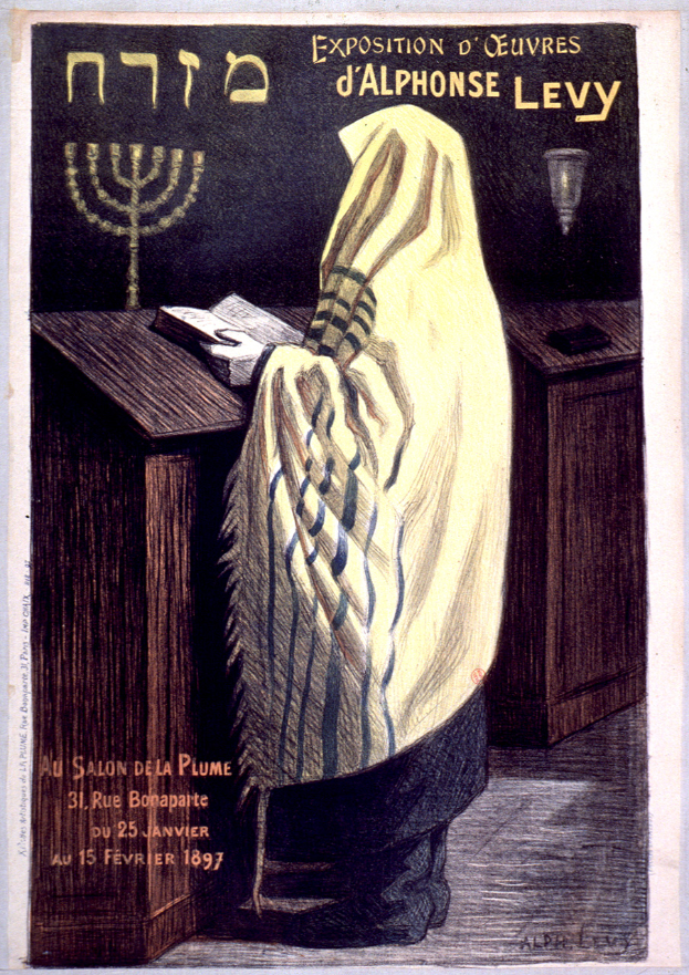 Ein Plakat für eine Ausstellung jüdischer Schmuckstücke in Paris, das eine Person vor einem Tisch mit einem Buch und einer Menora zeigt, sowie Text mit Ausstellungdetails.