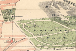 Ausführliche alte Karte von Berlin, Deutschland, die den Standort eines Parks mit Straßen, Sehenswürdigkeiten und textuellen Informationen über die Größe, den Standort und die Merkmale des Parks markiert.