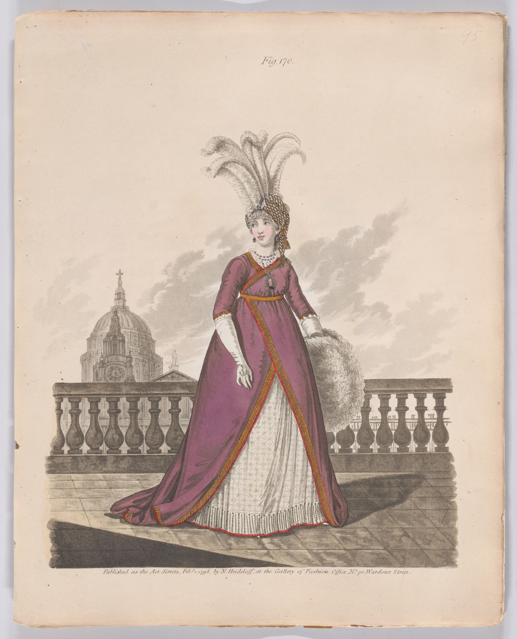 Frau in einem violetten und weißen Federkleid, die vor einem Gebäude mit Wolken am Himmel steht, beschriftet mit 'Fashion of New York, New York Street, 1790.'