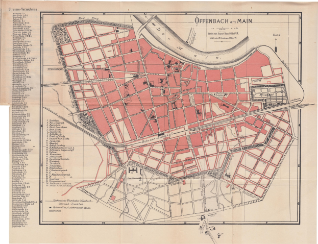 Detailiertes altes Stadtplan von Offenbach, Deutschland, zeigt Straßen, Gebäude und Sehenswürdigkeiten mit Textanmerkungen auf einem weißen Hintergrund.