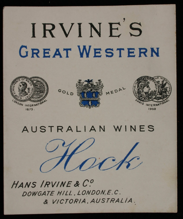 Plakat, das Irvines Great Western Australian Wines bewirbt und das Firmenlogo und Weinartlogos zeigt.