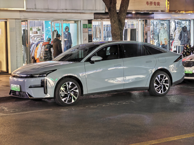 Deutsche Autohersteller drängen auf die Ladesteckdose bei der IAA